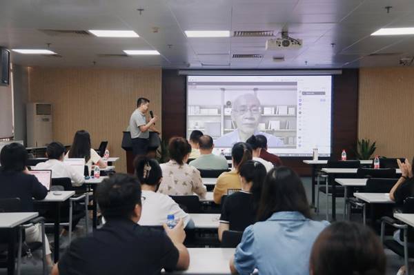 说明: https://gpnu.edu.cn/__local/4/EF/0D/F8C57C5EAD58C1934819F6676D3_7C7D2F47_12942.jpg